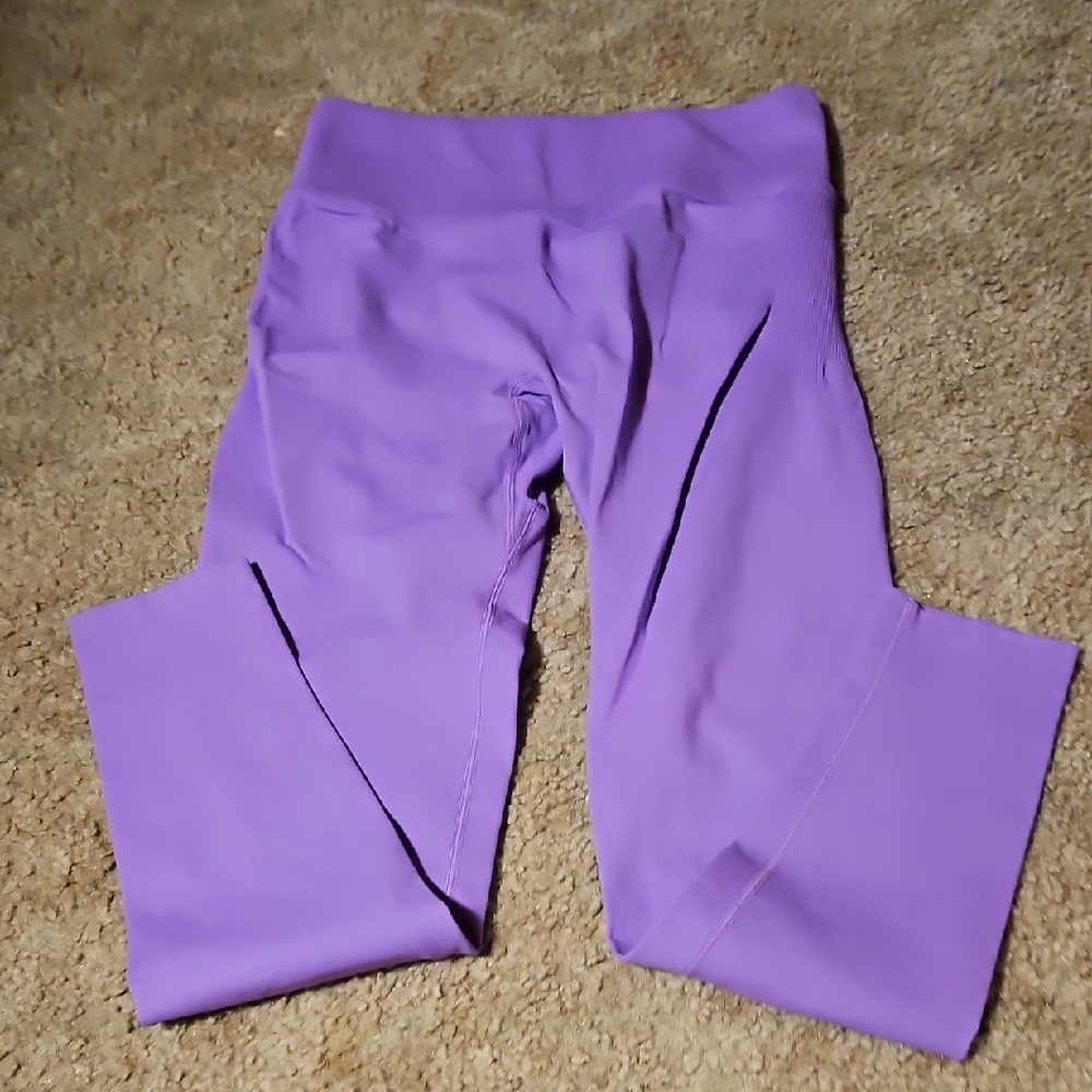 Fabletics Seamless Scrunch  Leggings